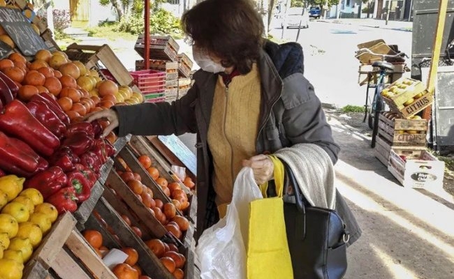 Advierten que los precios de alimentos subieron hasta un 70% en los últimos tres meses