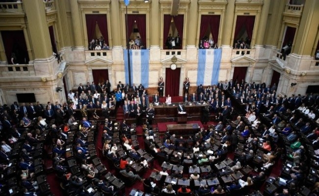 Diputados y el Senado formalizaron la marcha atrás del aumento de dietas