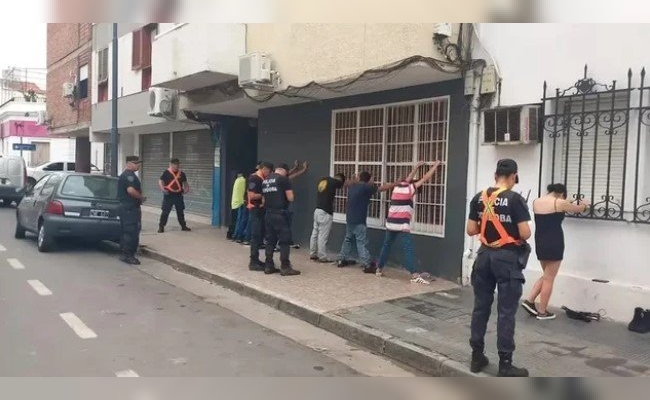 Córdoba: once adolescentes atacaron a dos chicas en pleno día en un nuevo robo piraña