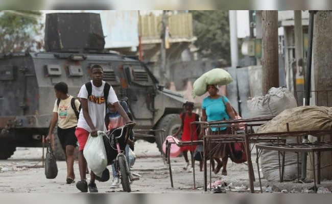 Miles de haitianos huyen de la anarquía provocada por las bandas