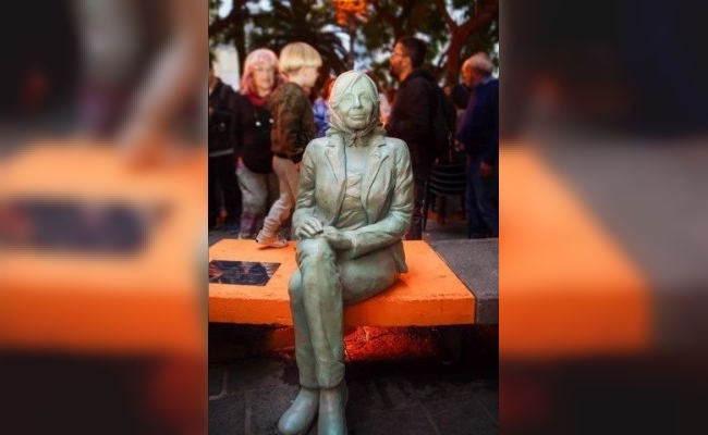 Homenaje a Sonia Torres: emplazaron una escultura en Córdoba