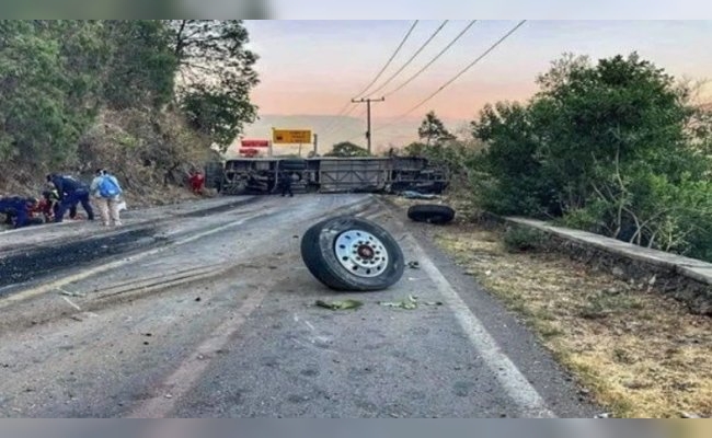 Un accidente de autobús en México deja al menos 18 muertos y 32 heridos