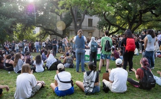 Enfrentamientos con la Policía dejaron más de 100 detenidos en la Universidad de Austin