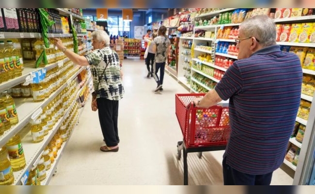 Dos de cada tres argentinos destina la mayor parte de su sueldo al supermercado