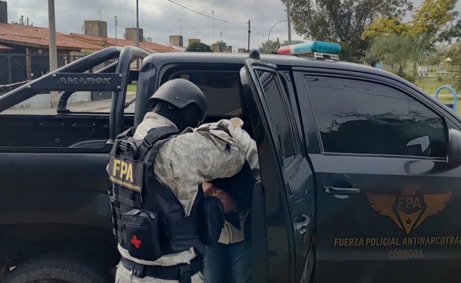 Córdoba: FPA incautó un revólver en barrio Villa Pose