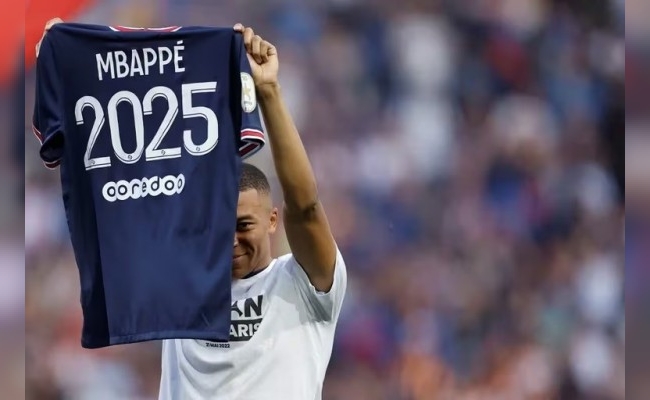 Kylian Mbappé anunció su salida del PSG