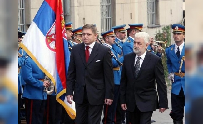 Balearon al primer ministro de Eslovaquia, Robert Fico