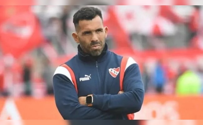 Carlos Tévez presentó la renuncia como técnico de Independiente