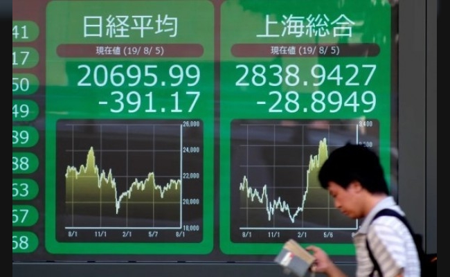 Acciones y bonos se negociaron en baja en la última jornada de la semana