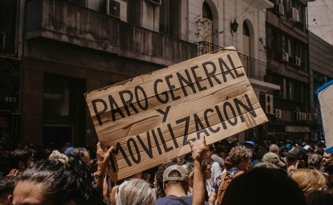 Preparan una gran protesta para recibir a Milei en Córdoba el 25 de mayo