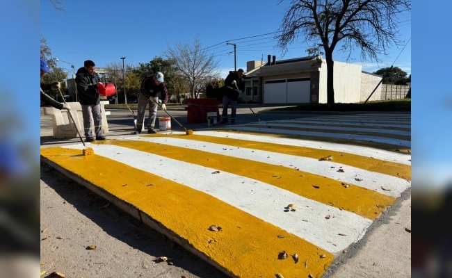 Reductores de velocidad: la Municipalidad realiza mantenimiento permanente