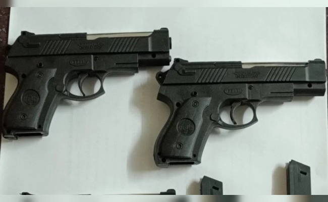 Córdoba: aprehendieron a tres niños de 14 y 15 años con réplicas de pistolas