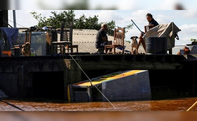 Enfermedades amenazan el sur de Brasil, devastado por las inundaciones