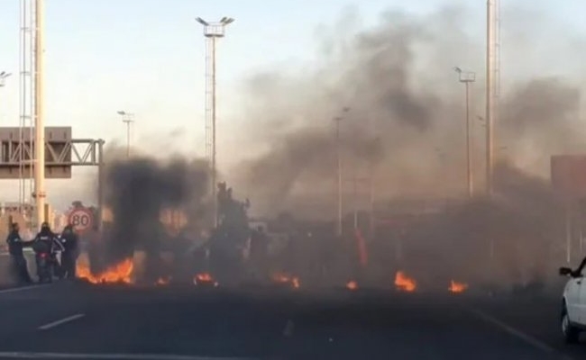 Caos de tránsito por un corte total en Puente La Noria