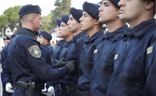  Sacan a la calle a 1.500 cadetes de segundo y de tercer año de escuelas de Policía de Córdoba