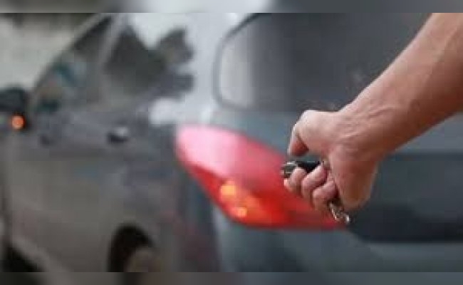 Usaron inhibidores de alarma, tomaron la llave del comercio del coche y fueron a robar a la fábrica