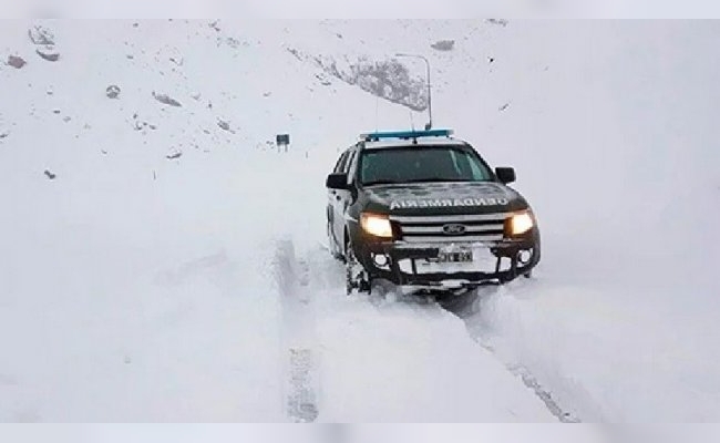 Mendoza: el Paso Cristo Redentor permanecerá cerrado este domingo por intensas nevadas