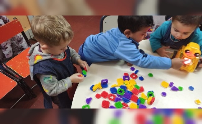 Los niños y niñas de las guardarías aprenden Robótica Educativa