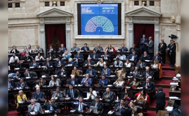 Diputados: se aprobó la Ley Bases y el Paquete Fiscal 