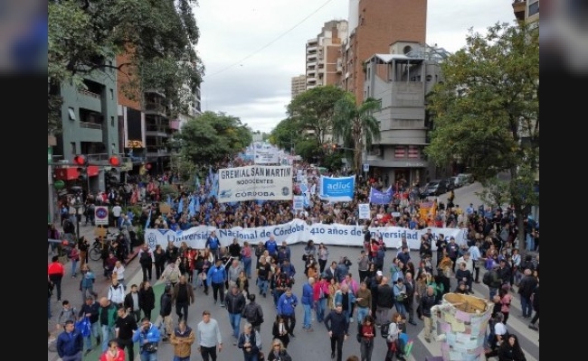 UNC: gremios profundizan plan de lucha y peligra el inicio del segundo cuatrimestre