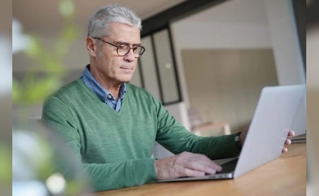 Cursos gratuitos para personas mayores de 50 años interesadas en nuevas tecnologías