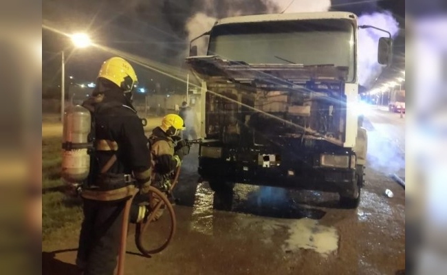 Se incendiaron un camión en Morteros y un auto en Balnearia