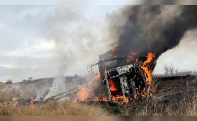 Saltó del camión en movimiento porque se estaba incendiando