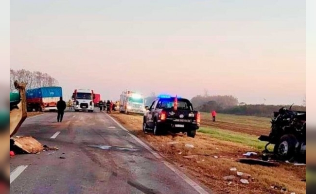 Impactante accidente en la ruta 34: un choque entre un colectivo, dos camiones y una traffic dejó heridos graves