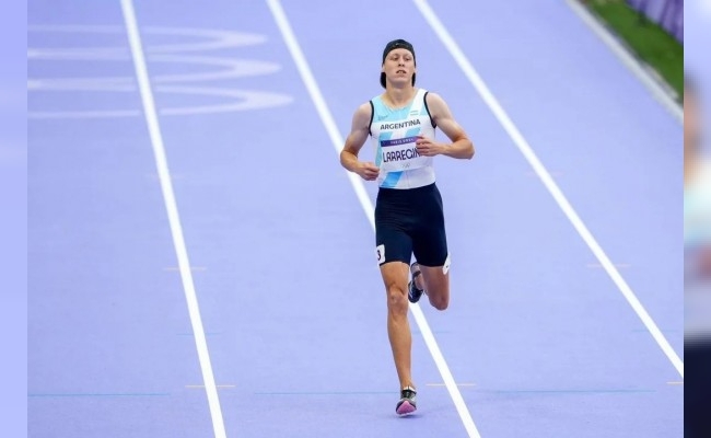 Larregina ganó el repechaje y clasificó a las semifinales en los 400 metros