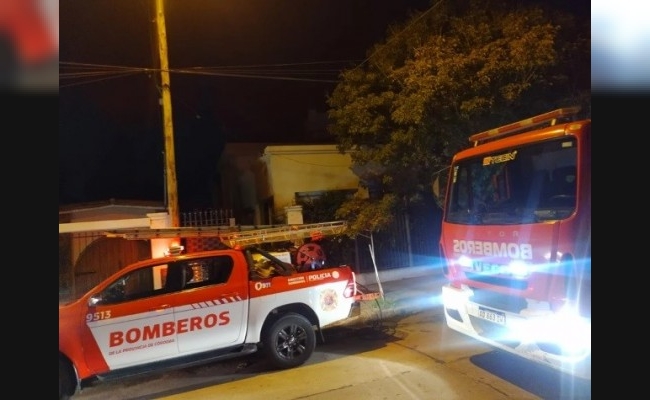 Evacuaron a 31 personas por el incendio de un geriátrico en Córdoba