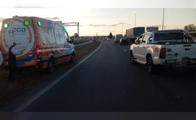 Un niño cruzó la Circunvalación y fue atropellado por un auto