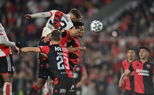 River igualó ante Newell´s y no pudo prenderse en la lucha del campeonato