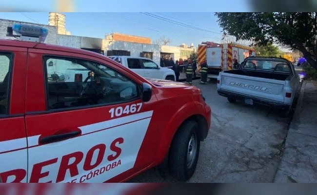 Incendio fatal en Córdoba: murió un hombre de 78 años y otro está internado con quemaduras