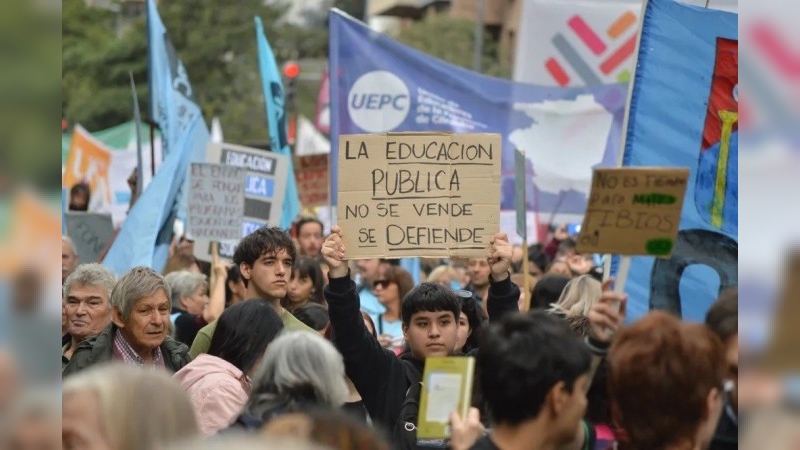 Universidades nacionales realizan un paro, exigiendo la aprobación del proyecto presupuestario