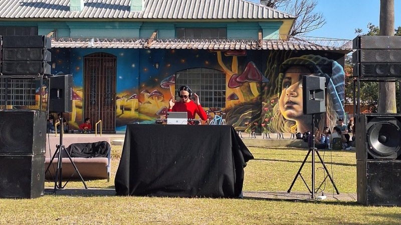 "Música en Evolución" hizo vibrar la plaza Velez Sarsfield