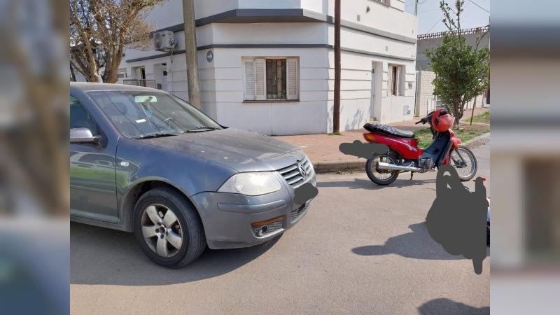 Accidente vial: una joven fue trasladada al hospital