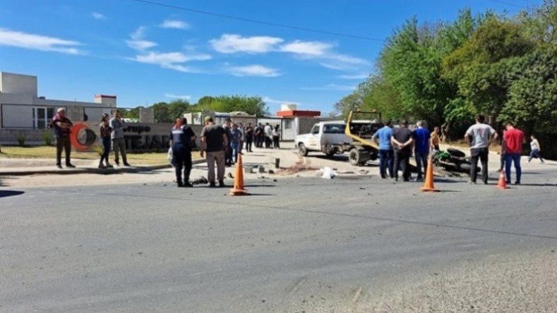 Choque fatal entre una moto y un camión: murió un hombre de 43 años