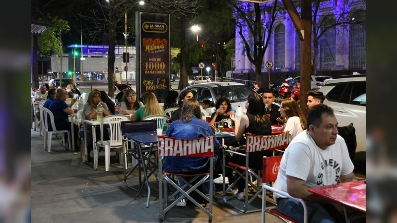 Noche de las pizzas y las empanadas: Tras la auspiciosa iniciativa ya se trabaja para replicarla en otros rubros comerciales