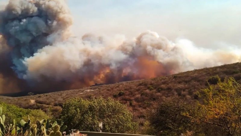 Incendios en Córdoba: 4 focos, evacuación en el Champaquí y lunes sin clases