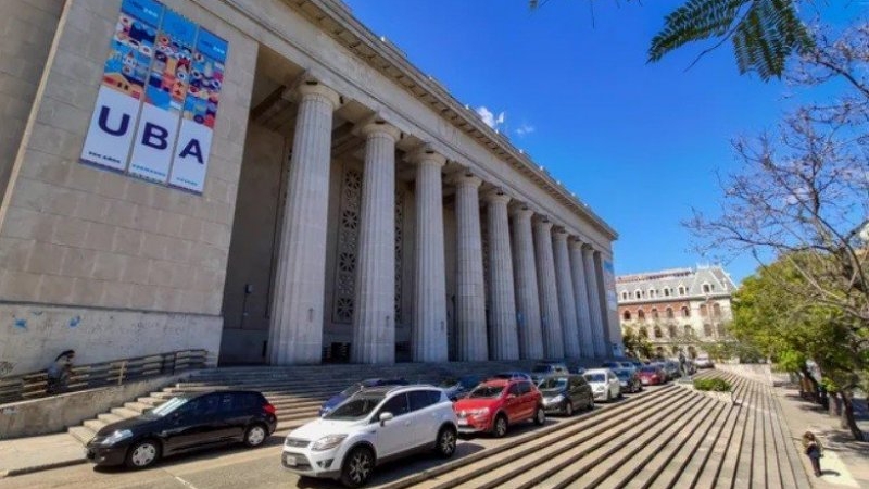 Docentes y nodocentes de la UBA paran en "defensa de su salario" y la Ley de Financiamiento Universitario