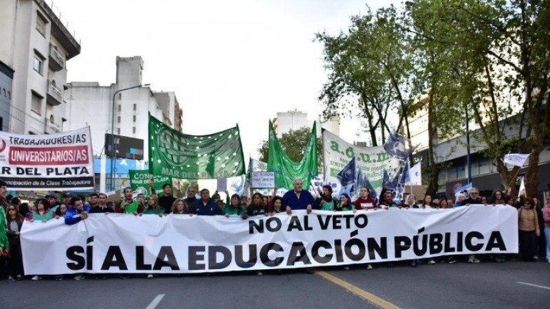 Docentes universitarios rechazaron el aumento del 6,8%, pero el Gobierno lo impondrá por decreto