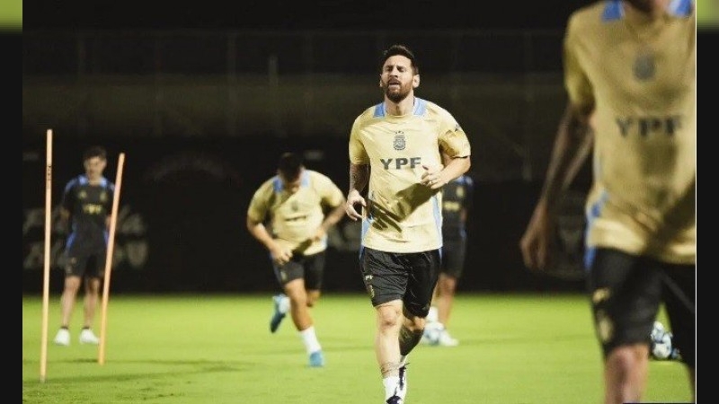 Con el regreso de Messi y alerta por el huracán Milton, la Selección Argentina se entrenó en Miami