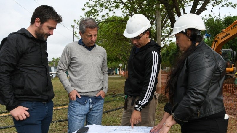  Bernarte supervisó el avance de las cloacas en barrios Las Rosas y Casonas del Bosque