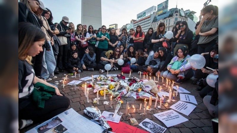 Los seguidores de Liam Payne se reunieron para homenajearlo en el Obelisco