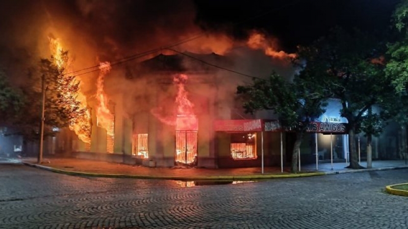 Se incendió un reconocido bar de la ciudad