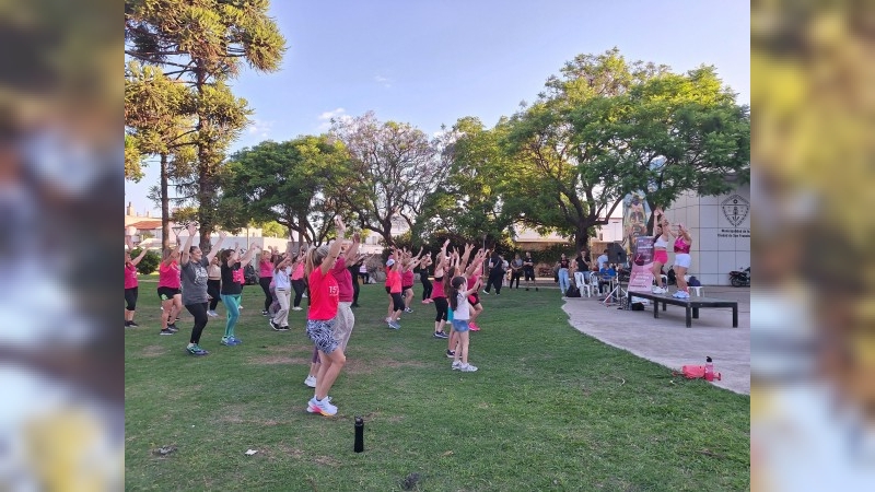 Cierre de Octubre Rosa: Encuentro de zumba en el Jardín Botánico 