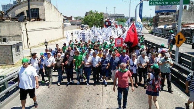 Más de 500 cortes en todo el país en el marco del paro de transporte y docente