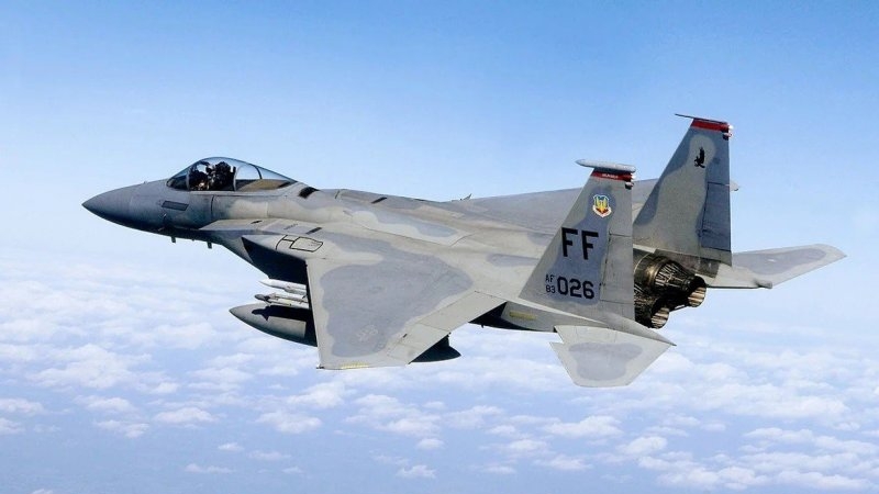 Israel firma acuerdo de 5.200 millones de dólares para compra de 25 cazas F-15