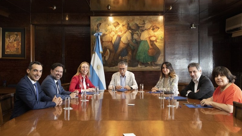 Salud avanza en acciones conjuntas con OPS para la compra de medicamentos y tecnología sanitaria bajo costo