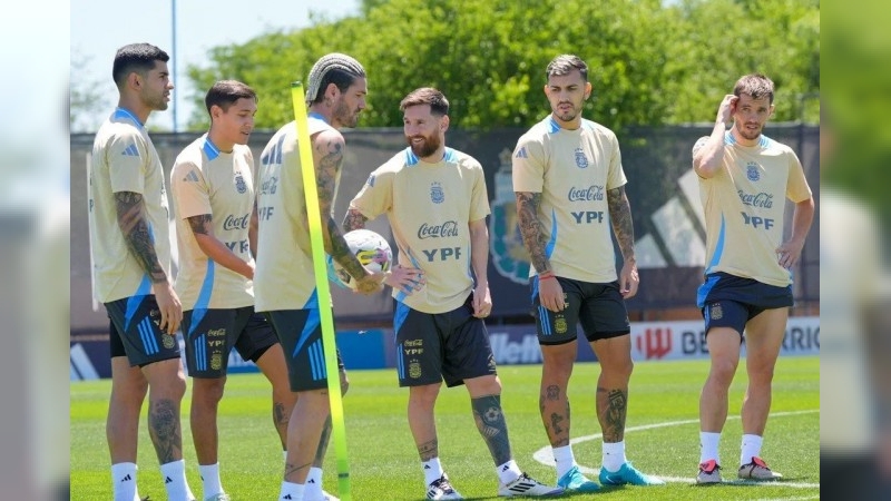 Cuál es la única incógnita en el 11 titular de la Selección argentina para visitar a Paraguay